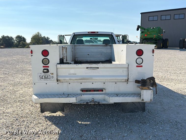image for item DZ4849 2004 Chevrolet Silverado 3500 utility bed pickup truck