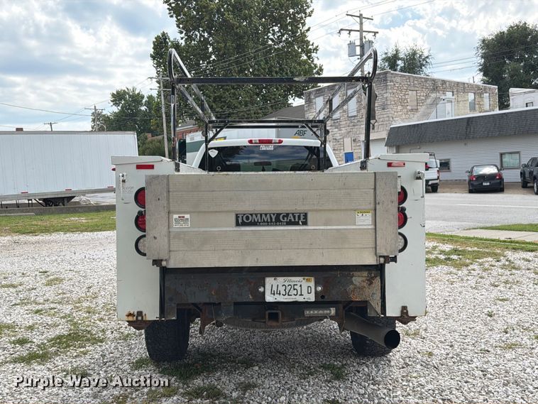 image for item DZ4851 2011 Chevrolet Silverado 3500HD Ext. Cab utility bed pickup truck
