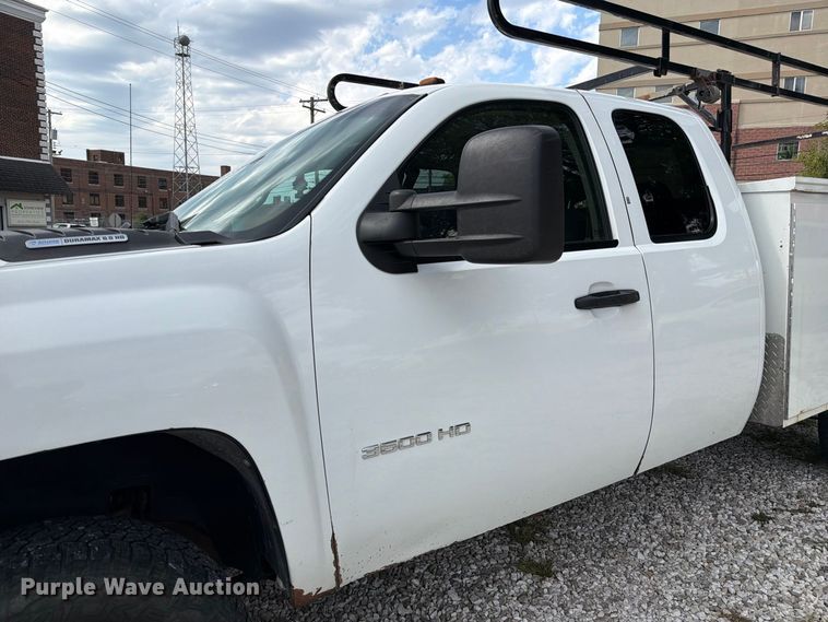 image for item DZ4851 2011 Chevrolet Silverado 3500HD Ext. Cab utility bed pickup truck