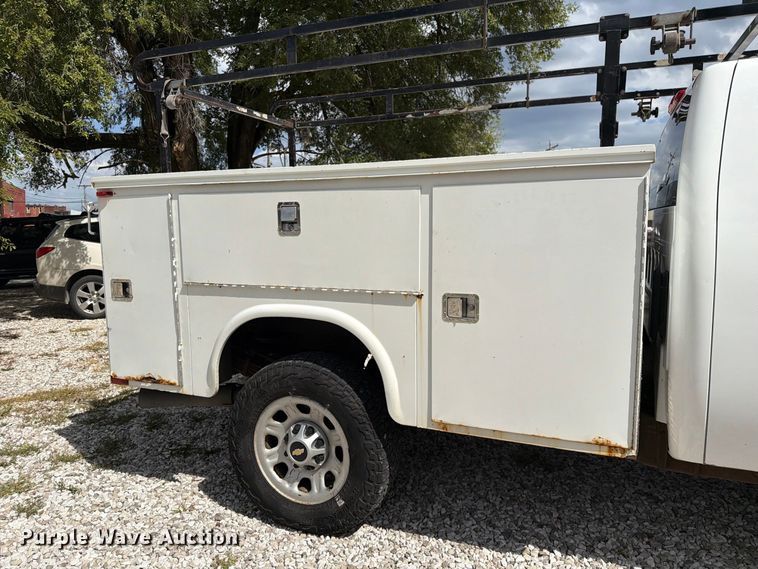 image for item DZ4851 2011 Chevrolet Silverado 3500HD Ext. Cab utility bed pickup truck
