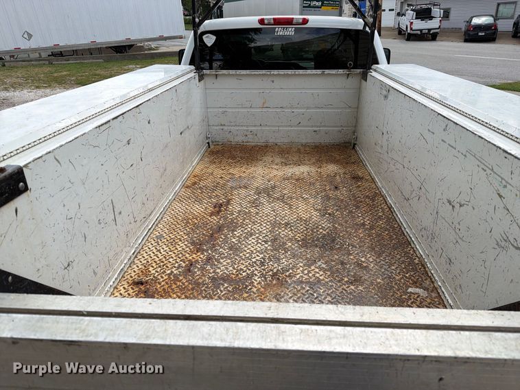 image for item DZ4851 2011 Chevrolet Silverado 3500HD Ext. Cab utility bed pickup truck