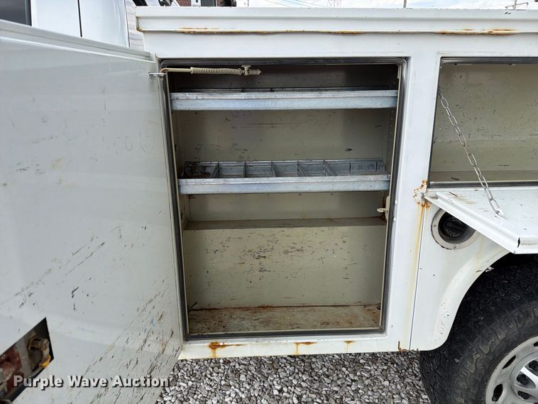 image for item DZ4851 2011 Chevrolet Silverado 3500HD Ext. Cab utility bed pickup truck