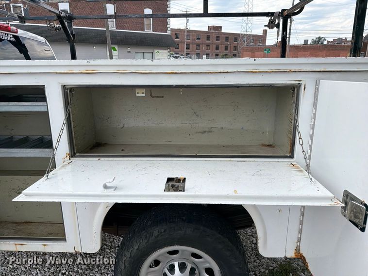 image for item DZ4851 2011 Chevrolet Silverado 3500HD Ext. Cab utility bed pickup truck