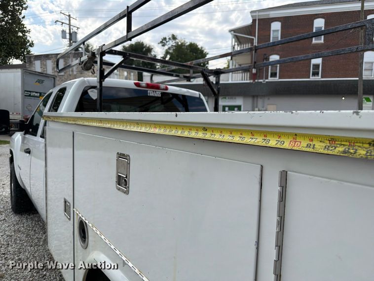 image for item DZ4851 2011 Chevrolet Silverado 3500HD Ext. Cab utility bed pickup truck