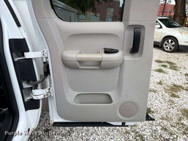 image for item DZ4851 2011 Chevrolet Silverado 3500HD Ext. Cab utility bed pickup truck