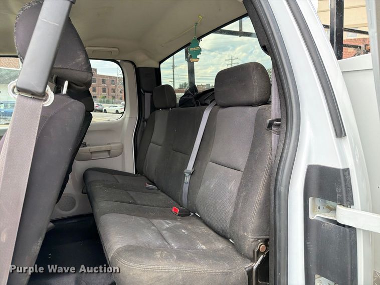image for item DZ4851 2011 Chevrolet Silverado 3500HD Ext. Cab utility bed pickup truck