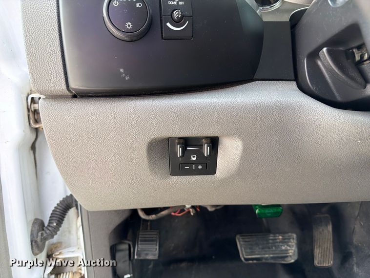 image for item DZ4851 2011 Chevrolet Silverado 3500HD Ext. Cab utility bed pickup truck