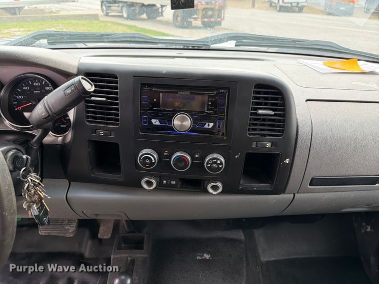image for item DZ4851 2011 Chevrolet Silverado 3500HD Ext. Cab utility bed pickup truck