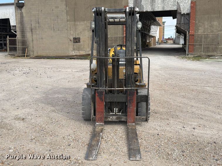 image for item DZ4856 Caterpillar P6000 forklift