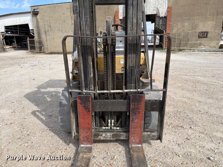 image for item DZ4856 Caterpillar P6000 forklift