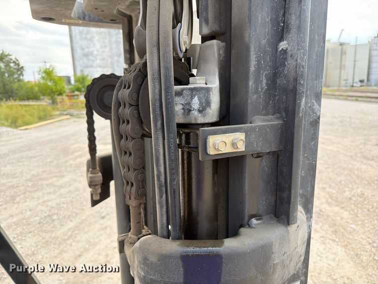 image for item DZ4856 Caterpillar P6000 forklift