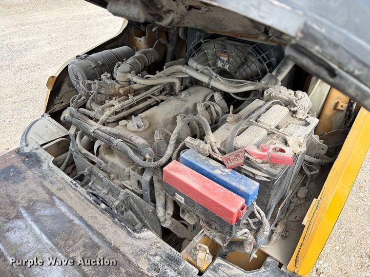 image for item DZ4856 Caterpillar P6000 forklift