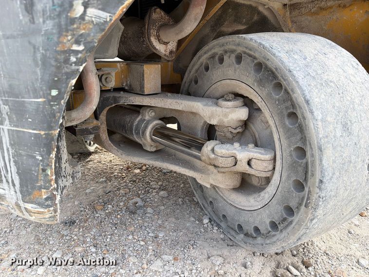 image for item DZ4856 Caterpillar P6000 forklift