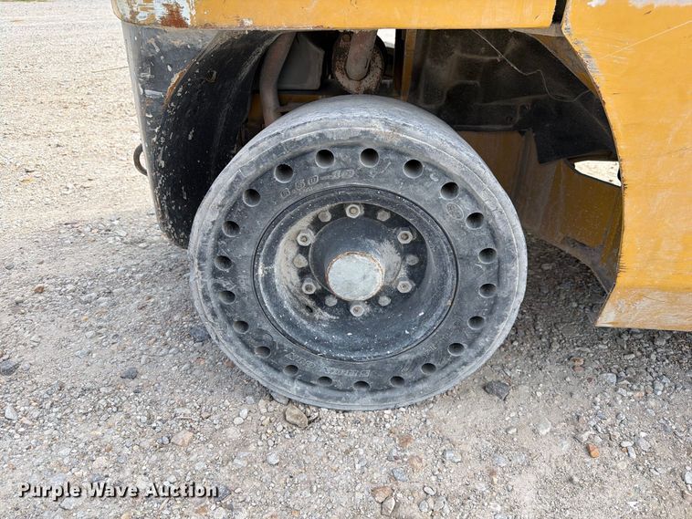 image for item DZ4856 Caterpillar P6000 forklift