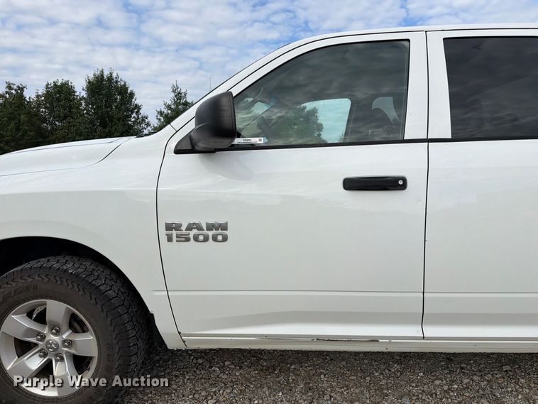 image for item DZ4895 2015 RAM 1500 Crew Cab pickup truck