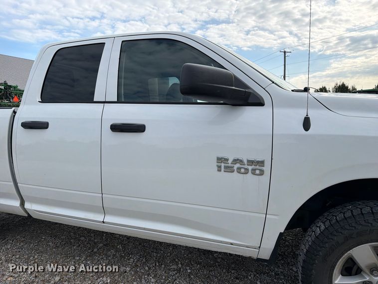 image for item DZ4895 2015 RAM 1500 Crew Cab pickup truck