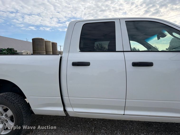 image for item DZ4895 2015 RAM 1500 Crew Cab pickup truck