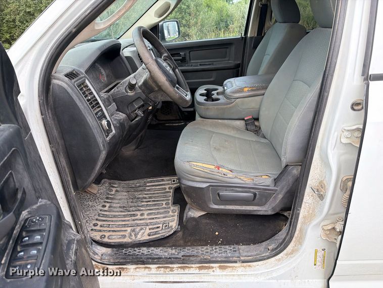 image for item DZ4895 2015 RAM 1500 Crew Cab pickup truck
