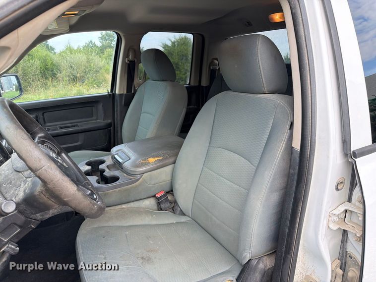 image for item DZ4895 2015 RAM 1500 Crew Cab pickup truck