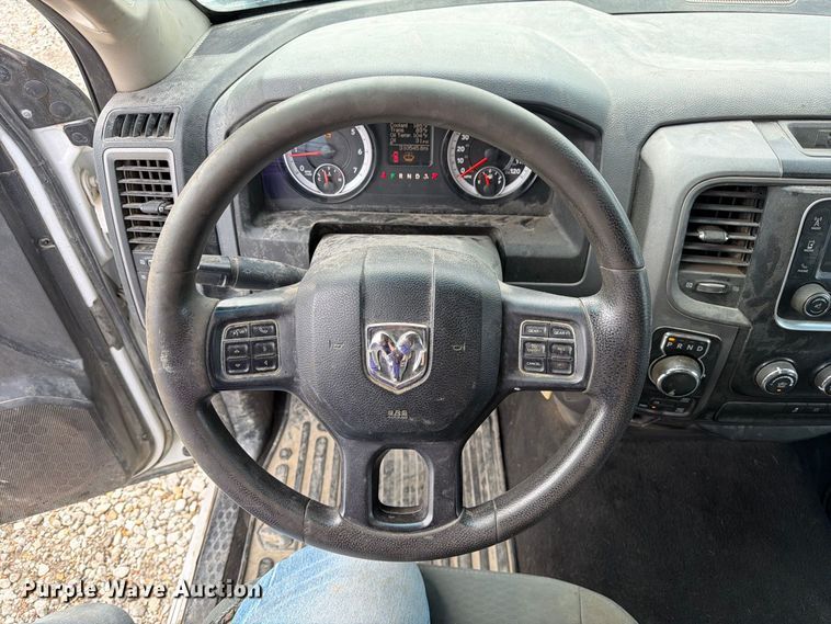 image for item DZ4895 2015 RAM 1500 Crew Cab pickup truck