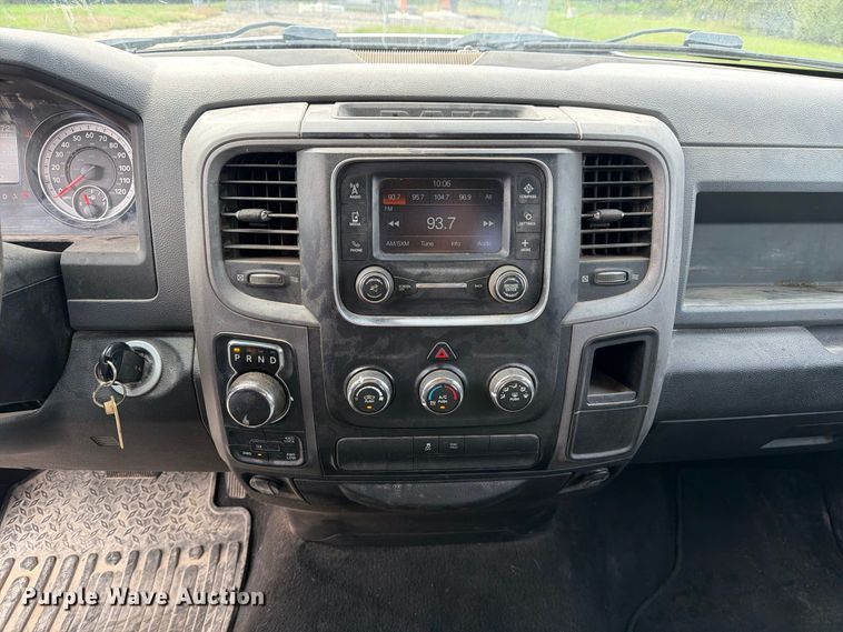 image for item DZ4895 2015 RAM 1500 Crew Cab pickup truck