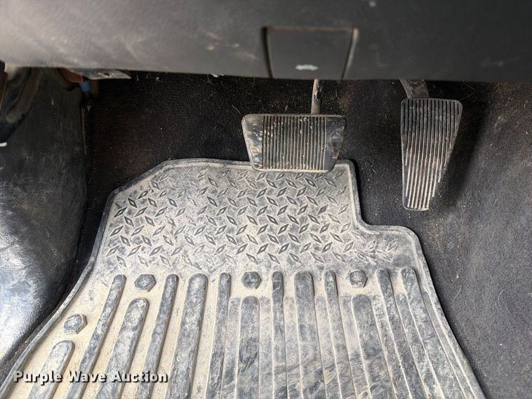image for item DZ4895 2015 RAM 1500 Crew Cab pickup truck