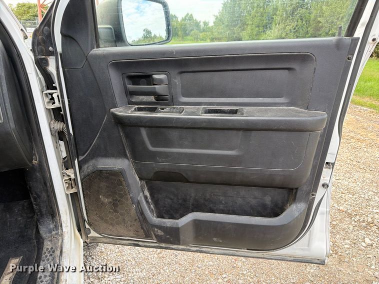 image for item DZ4895 2015 RAM 1500 Crew Cab pickup truck