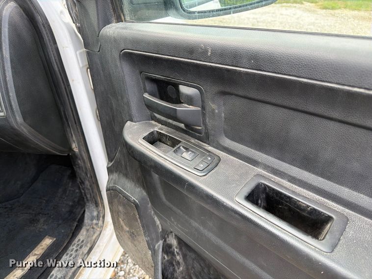 image for item DZ4895 2015 RAM 1500 Crew Cab pickup truck