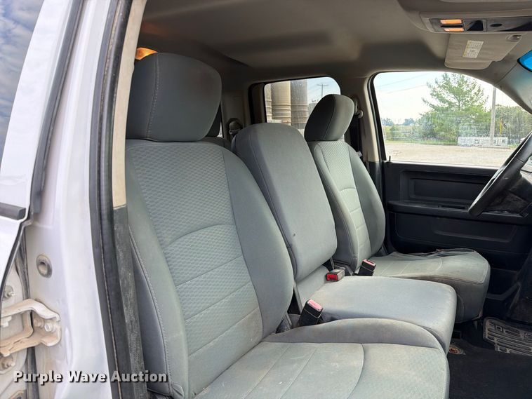 image for item DZ4895 2015 RAM 1500 Crew Cab pickup truck