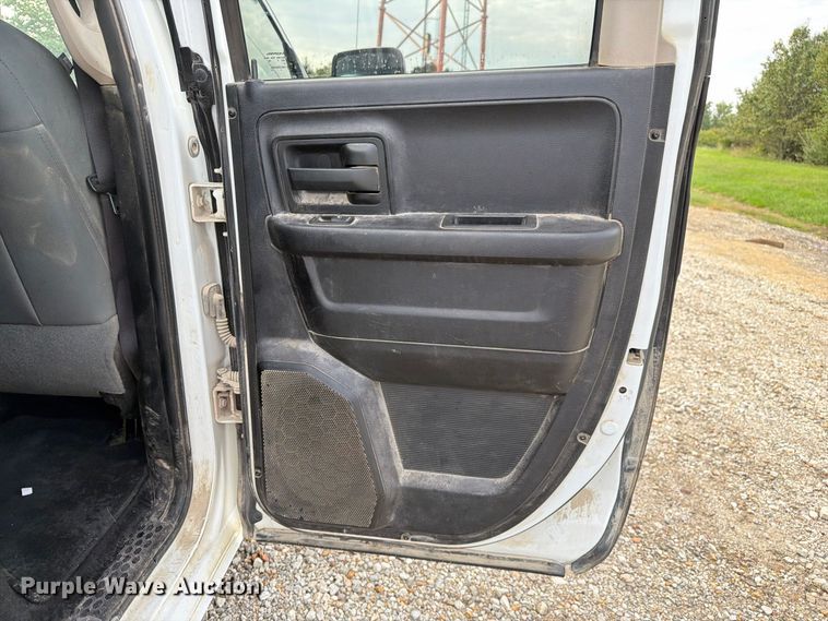 image for item DZ4895 2015 RAM 1500 Crew Cab pickup truck