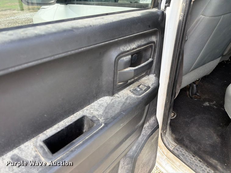 image for item DZ4895 2015 RAM 1500 Crew Cab pickup truck
