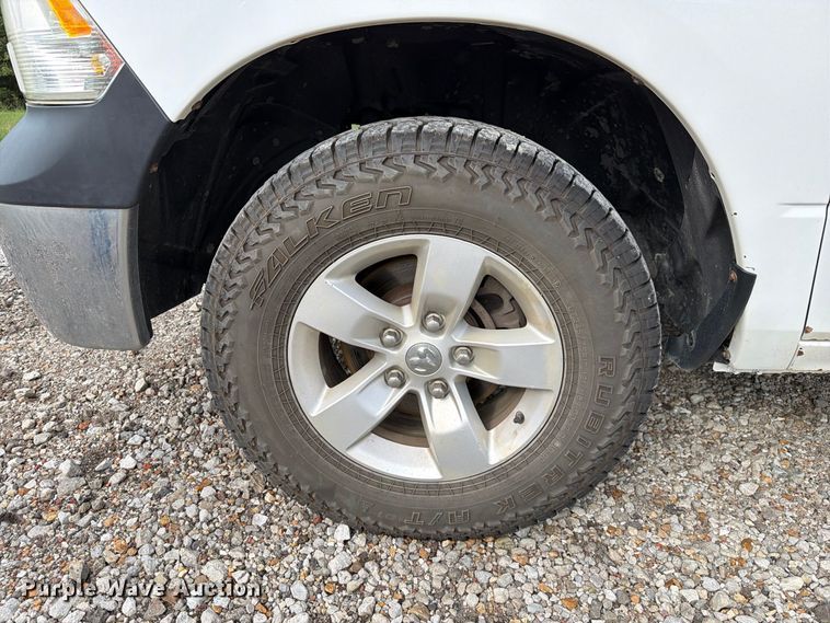 image for item DZ4895 2015 RAM 1500 Crew Cab pickup truck
