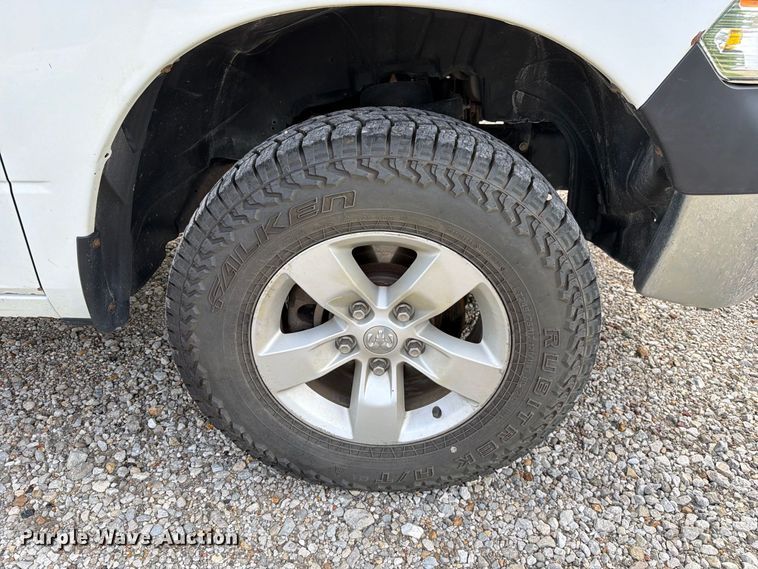 image for item DZ4895 2015 RAM 1500 Crew Cab pickup truck