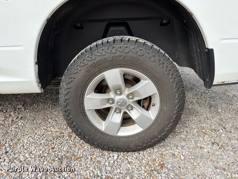 image for item DZ4895 2015 RAM 1500 Crew Cab pickup truck