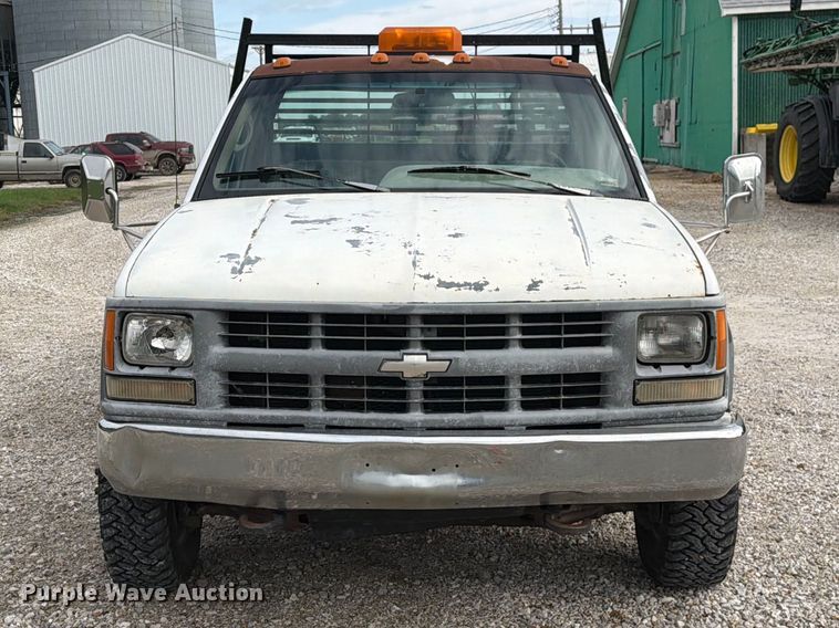 image for item DZ4896 1995 Chevrolet Cheyenne 3500 flatbed pickup truck
