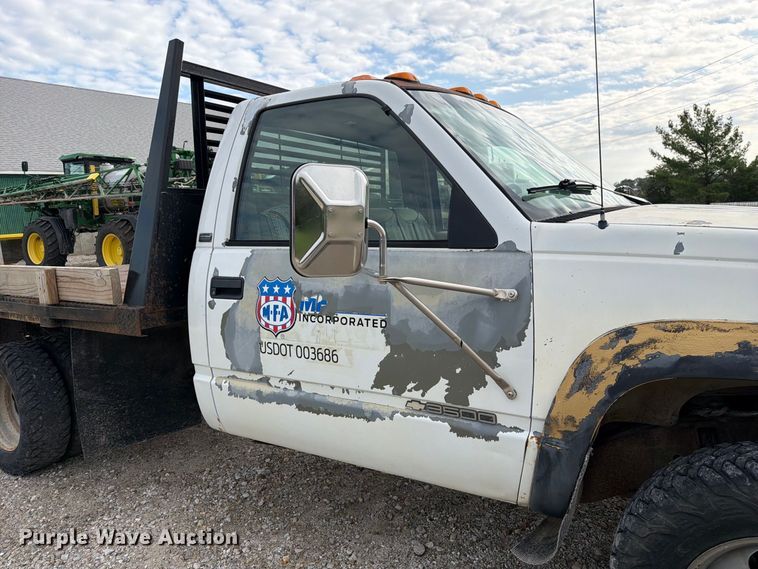 image for item DZ4896 1995 Chevrolet Cheyenne 3500 flatbed pickup truck