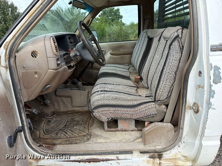 image for item DZ4896 1995 Chevrolet Cheyenne 3500 flatbed pickup truck
