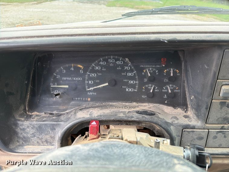 image for item DZ4896 1995 Chevrolet Cheyenne 3500 flatbed pickup truck