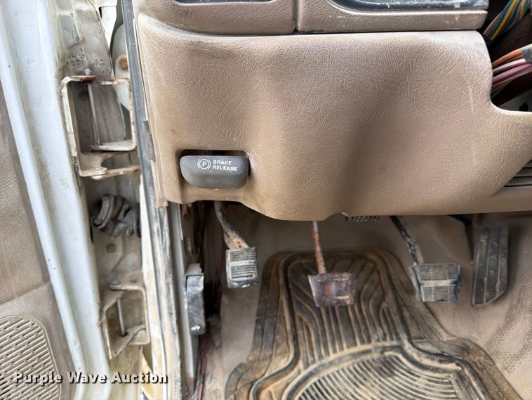 image for item DZ4896 1995 Chevrolet Cheyenne 3500 flatbed pickup truck