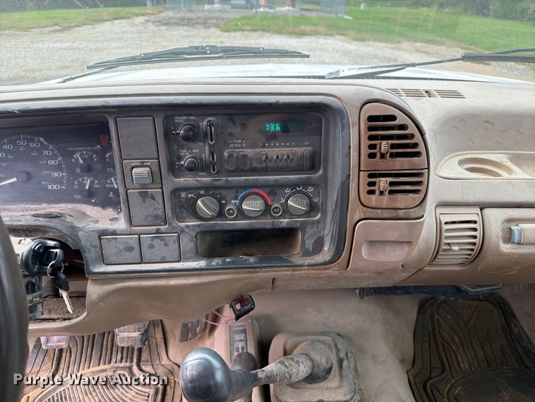 image for item DZ4896 1995 Chevrolet Cheyenne 3500 flatbed pickup truck