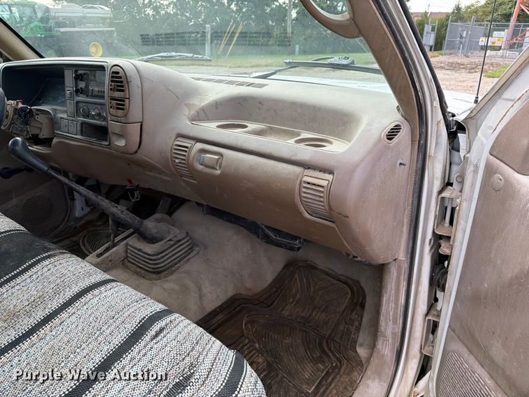 image for item DZ4896 1995 Chevrolet Cheyenne 3500 flatbed pickup truck