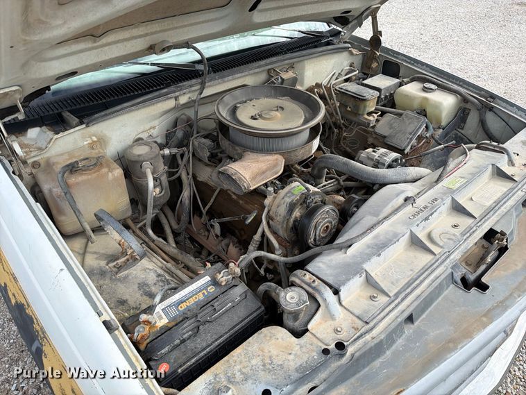 image for item DZ4896 1995 Chevrolet Cheyenne 3500 flatbed pickup truck