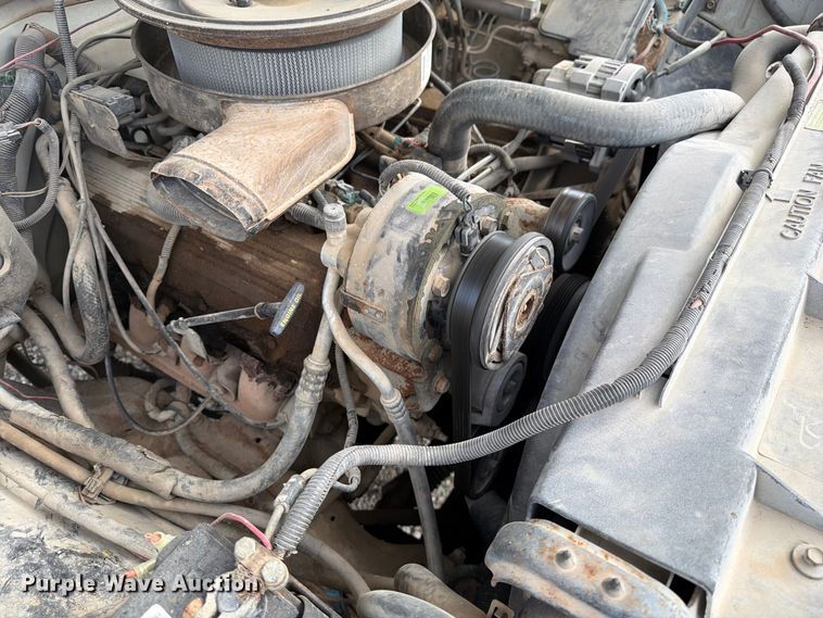image for item DZ4896 1995 Chevrolet Cheyenne 3500 flatbed pickup truck