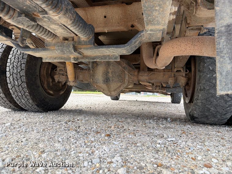 image for item DZ4896 1995 Chevrolet Cheyenne 3500 flatbed pickup truck