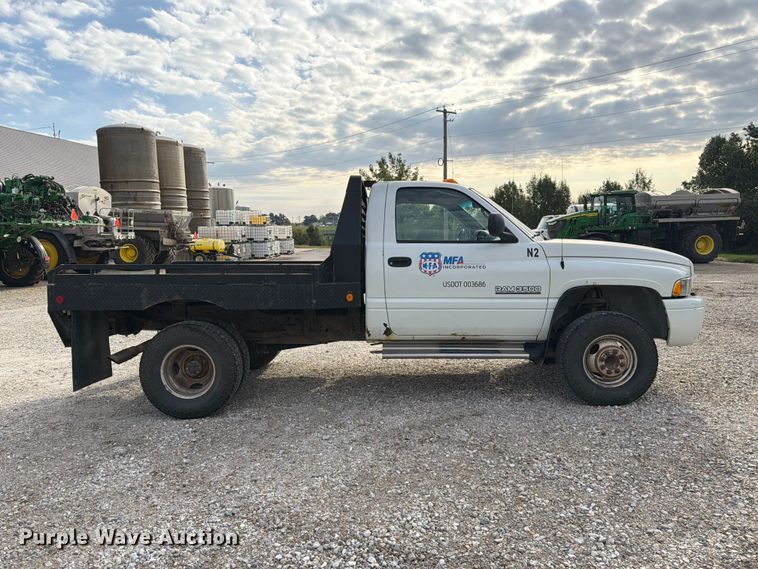 image for item DZ4897 1999 Dodge Ram 3500 flatbed pickup truck