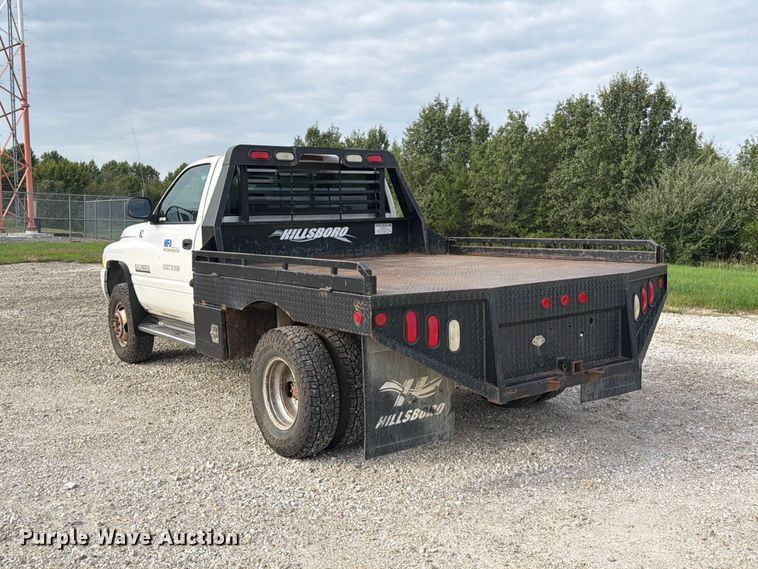 image for item DZ4897 1999 Dodge Ram 3500 flatbed pickup truck