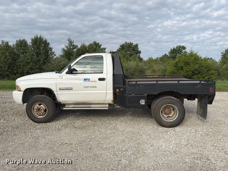 image for item DZ4897 1999 Dodge Ram 3500 flatbed pickup truck