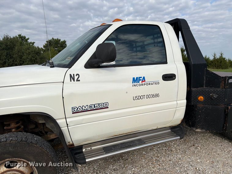 image for item DZ4897 1999 Dodge Ram 3500 flatbed pickup truck