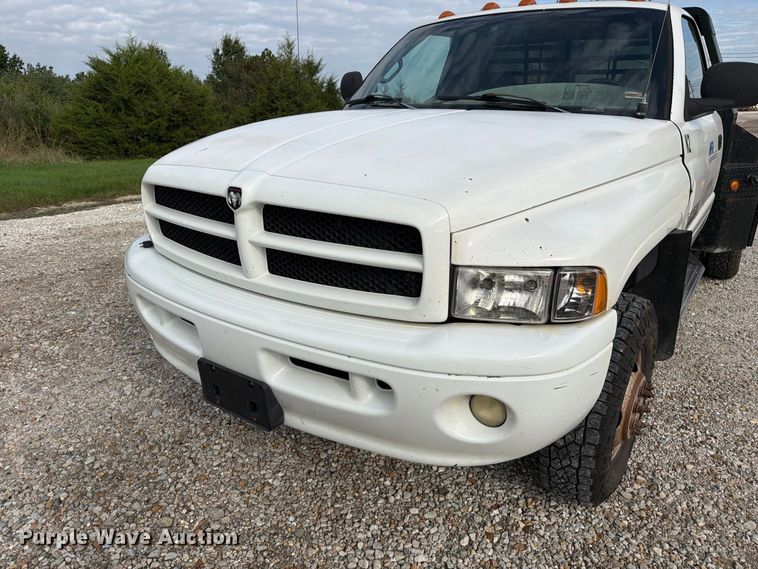 image for item DZ4897 1999 Dodge Ram 3500 flatbed pickup truck