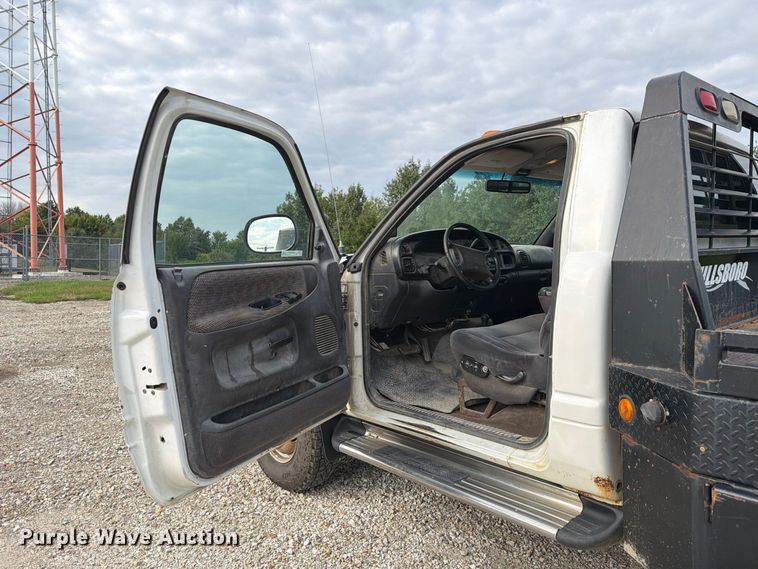 image for item DZ4897 1999 Dodge Ram 3500 flatbed pickup truck